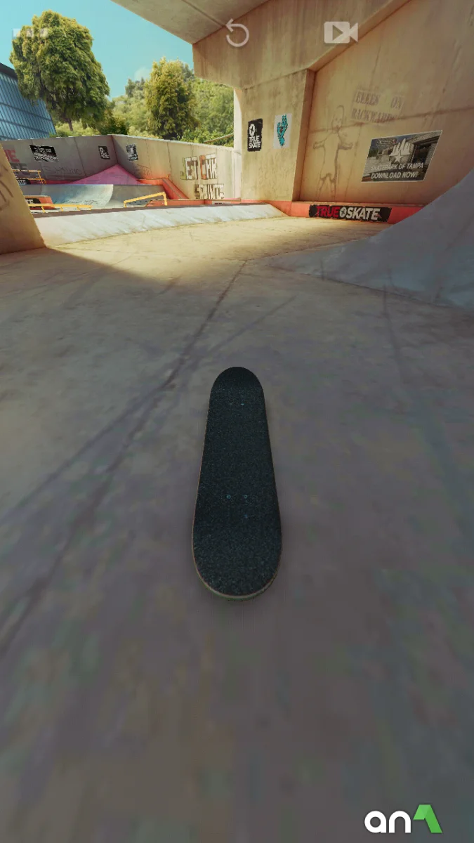 True Skate gameplay screenshot 5